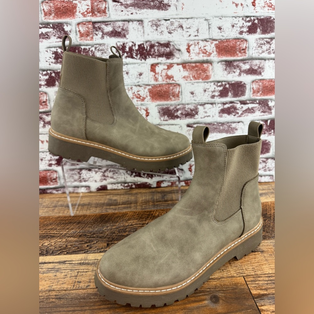 Dolce Vita Chelsea Leigha Lightweight Boots, Women's Size 10, Beige Taupe